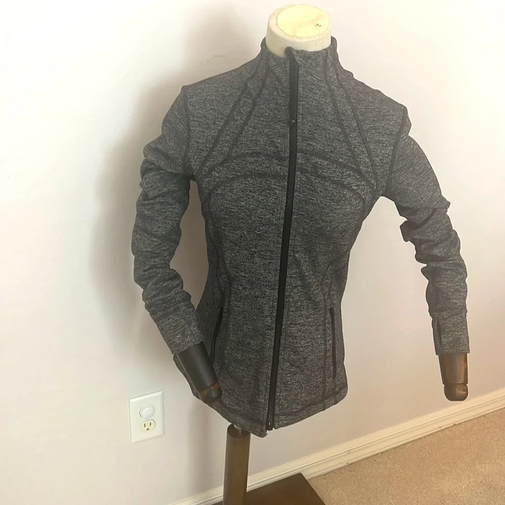 Lululemon bundle set of 5 -Define Jacket Luon, Scuba full-zip, crop jacketSize 8 - Picture 9 of 10